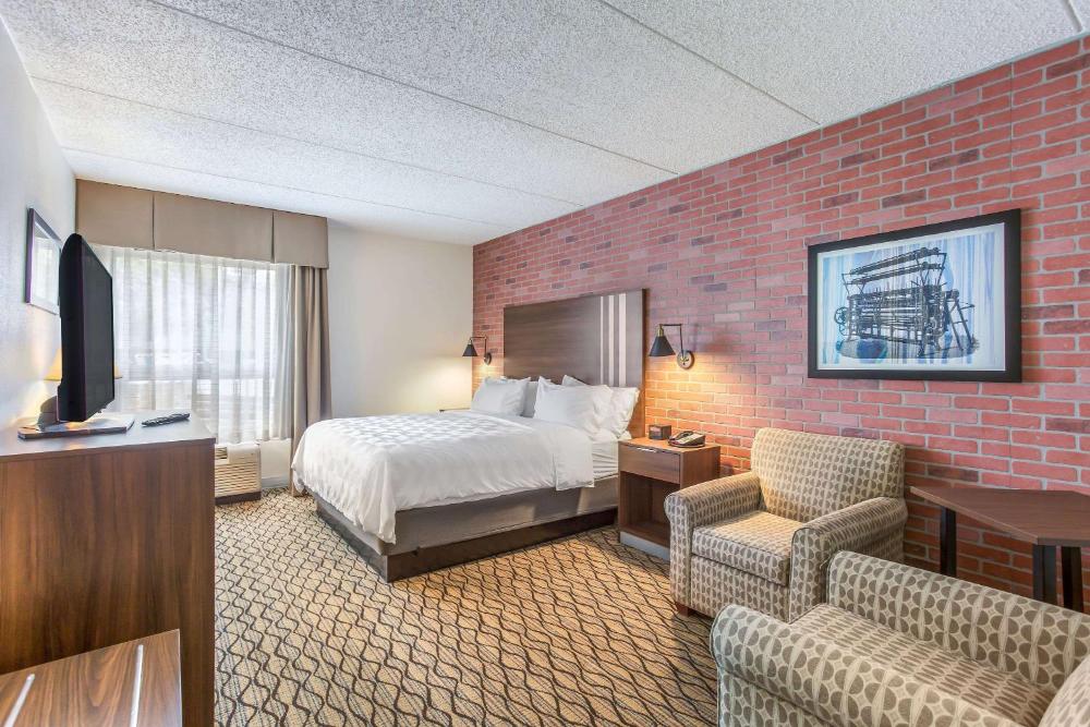 Standard King Room - Non-Smoking  interior